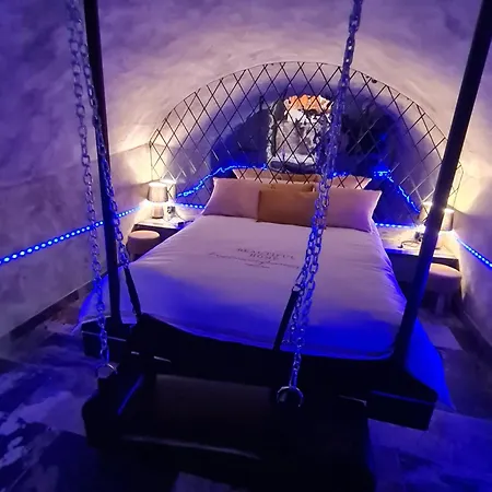 Love Room Love hotel Rompon